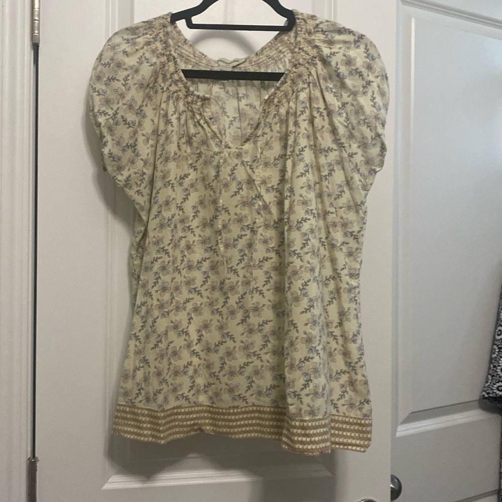 Floral lightweight top